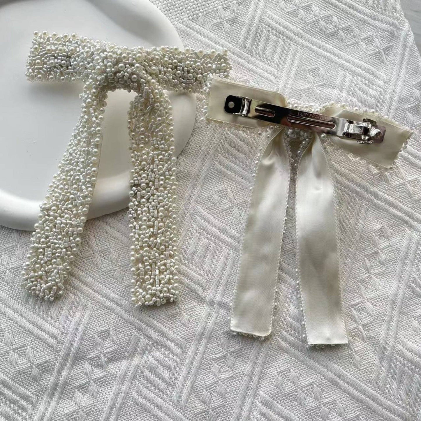 Pretty Pearl Bow Clip