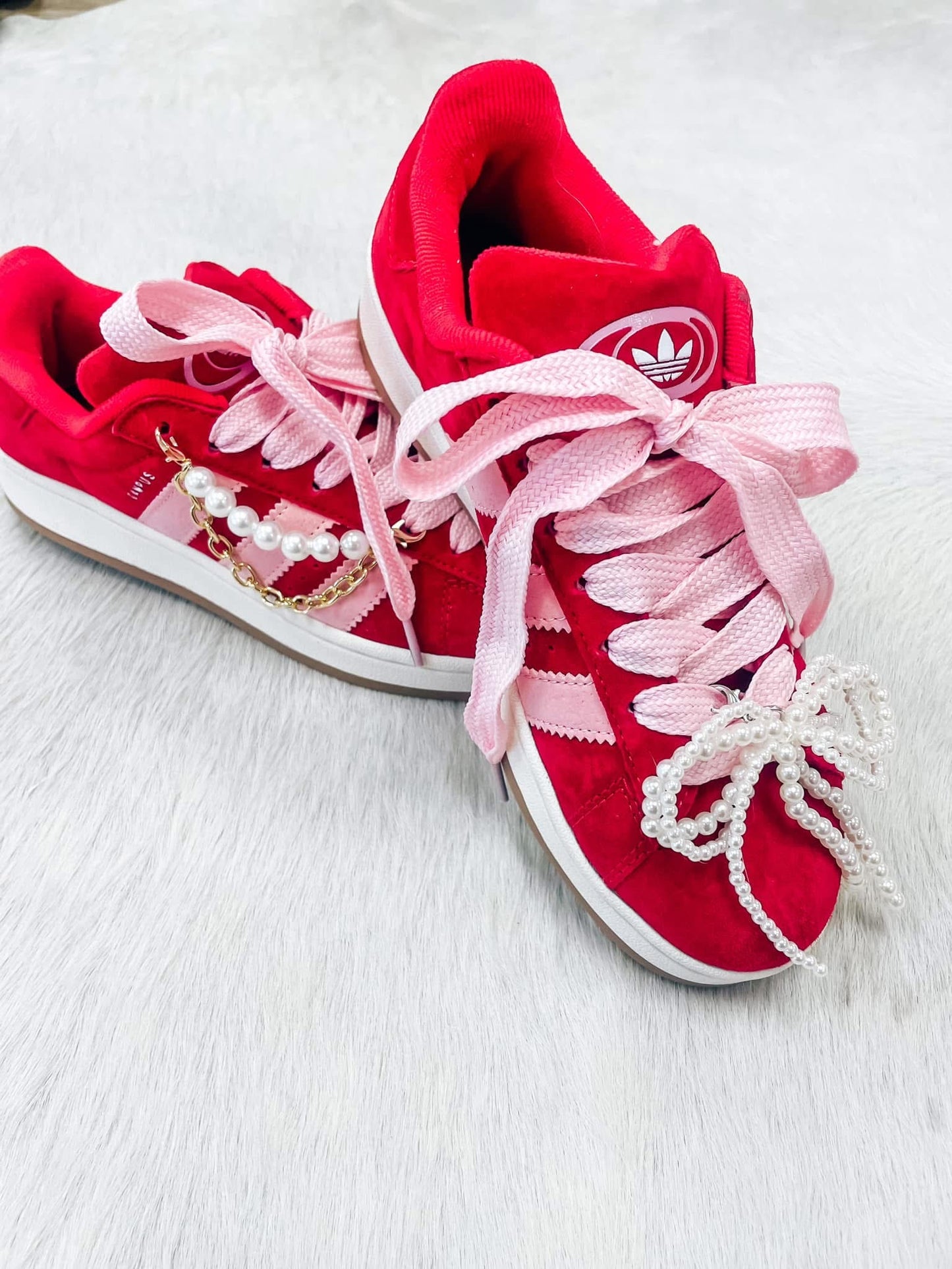 Pearl & Gold Chain Shoe Charm