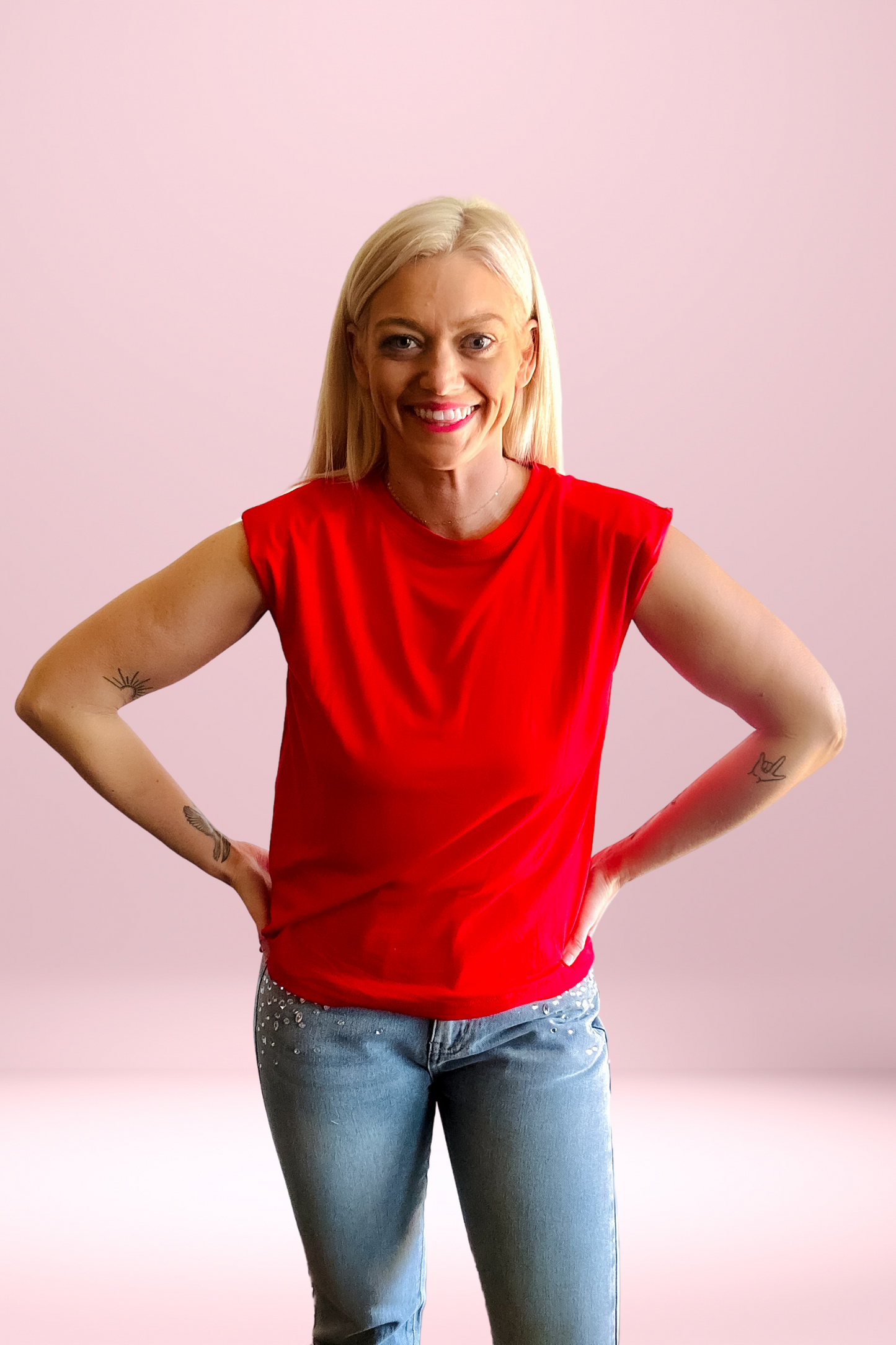 Blossom Basic Muscle Tee: Red