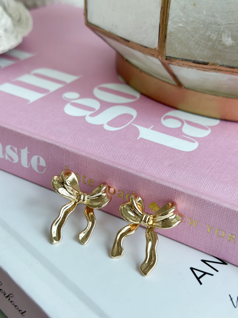 Charlotte Ribbon Earrings: GOLD