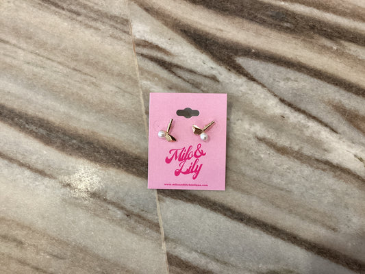 Golf Club and Pearl Earrings - Milo & Lily Boutique