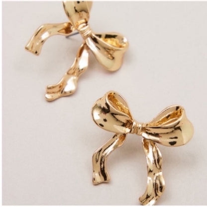 Charlotte Ribbon Earrings: GOLD