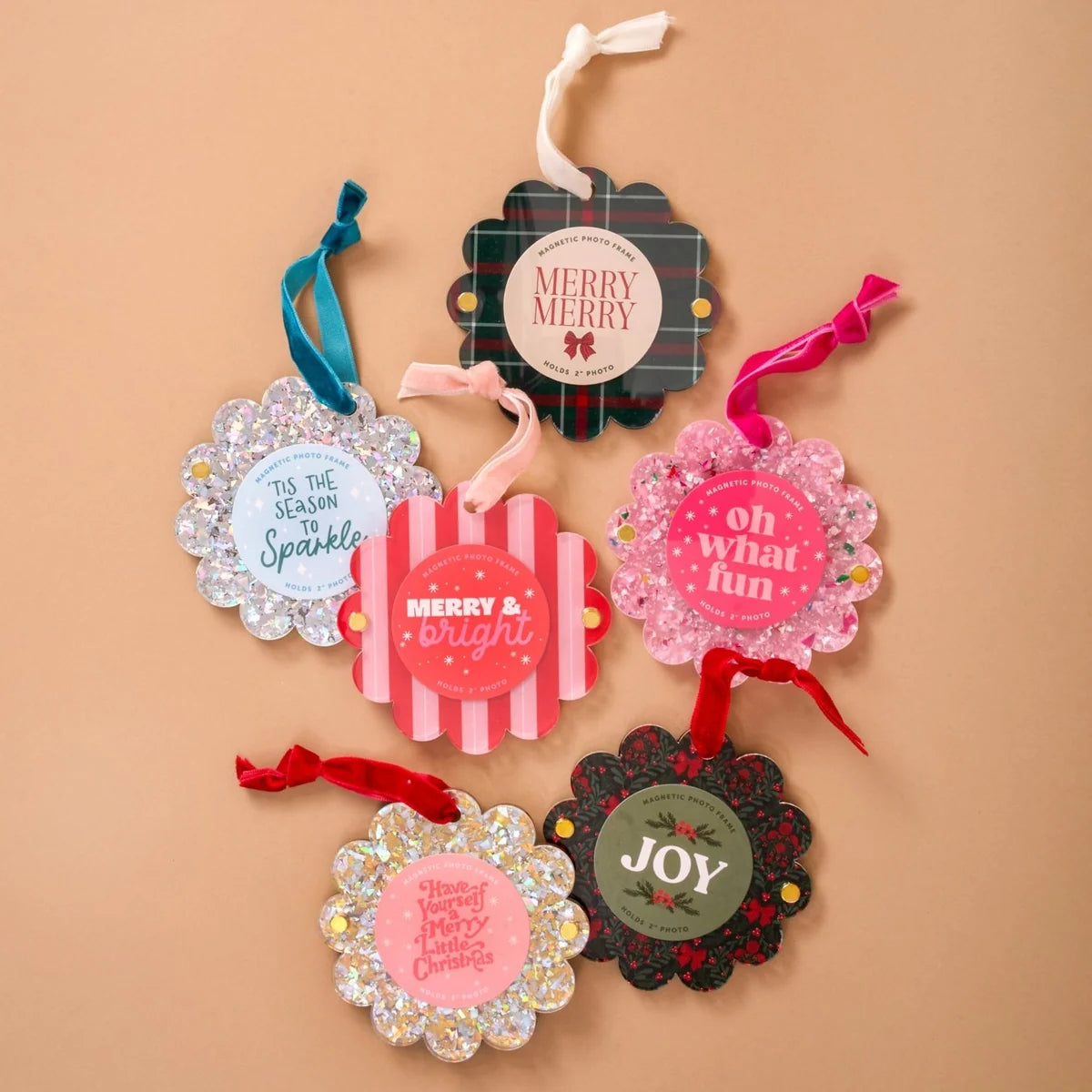 Scalloped Round Picture Frame Ornament